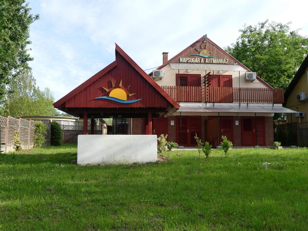 Napsugár Apartman Baja Exterior foto